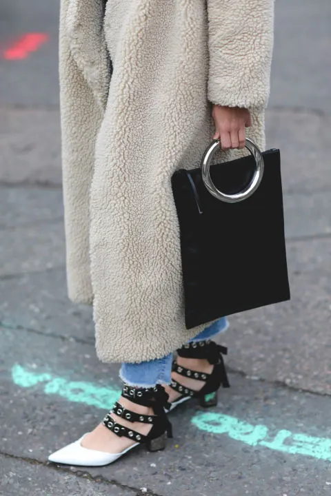 Muôn vẻ street style tại Tuần lễ thời trang London Thu-Đông 2017 - ELLE VN