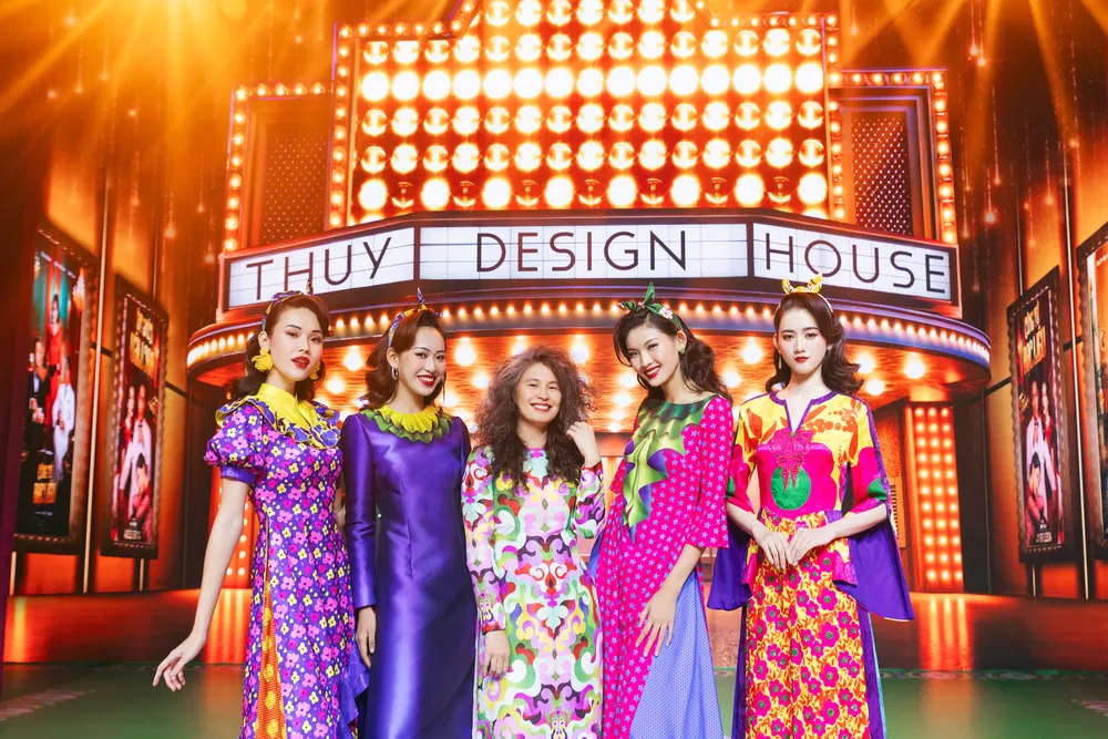 tia thuỷ nguyễn và các thiết kế áo dài