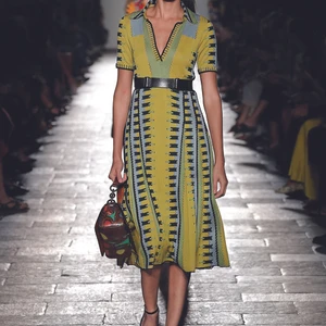 Bottega Veneta thông báo hai show diễn kết hợp nam và nữ thường niên - 04