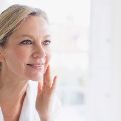 chống lão hóa người mẫu lớn tuổi ngăn ngừa nếp nhăn