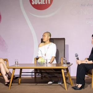 ELLE Women In Society tháng 10/2018: Ung thư vú và những điều phụ nữ cần biết