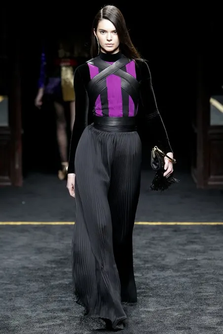 Balmain Thu-Đông 2015 Tuần lễ thời trang Paris