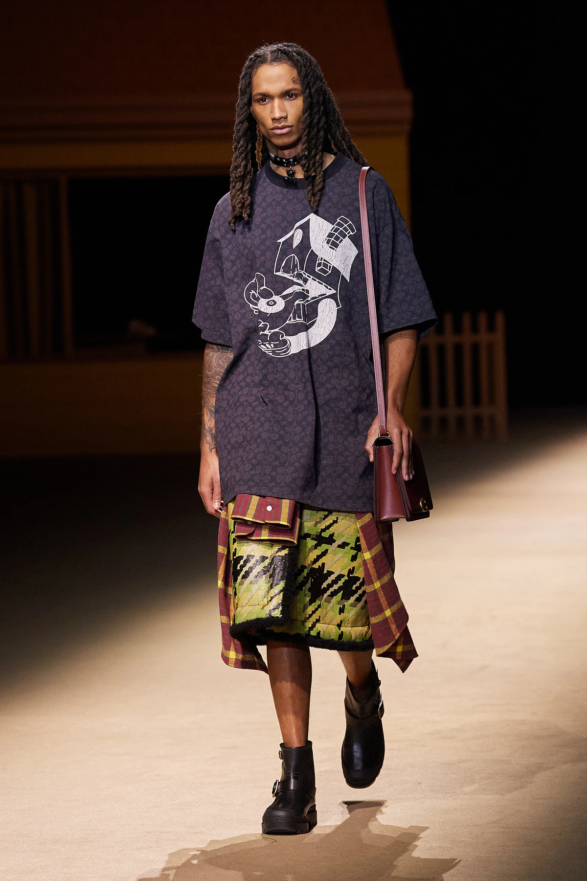 Coach Thu-Đông 2022 look 13
