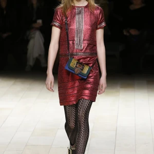 Một số mẫu ấn tượng trong BST Thu-Đông của Burberry London Fashion Week 2016