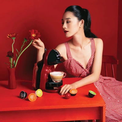 Dzũng Yoko: Câu chuyện thời trang qua sắc đỏ cherry - ELLE VN