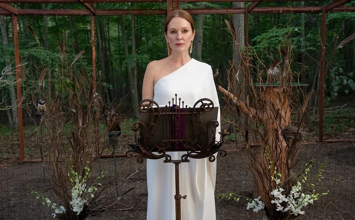 Julianne Moore in Sirens