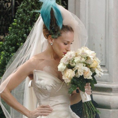 váy cưới Vivienne Westwood cuar Carrie Bradshaw trong Sex and the City