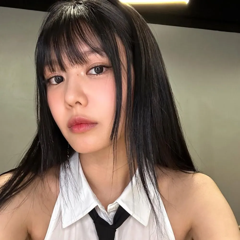 Ca sĩ, diễn viên Choi Soo-young với tóc mái đen trẻ trung