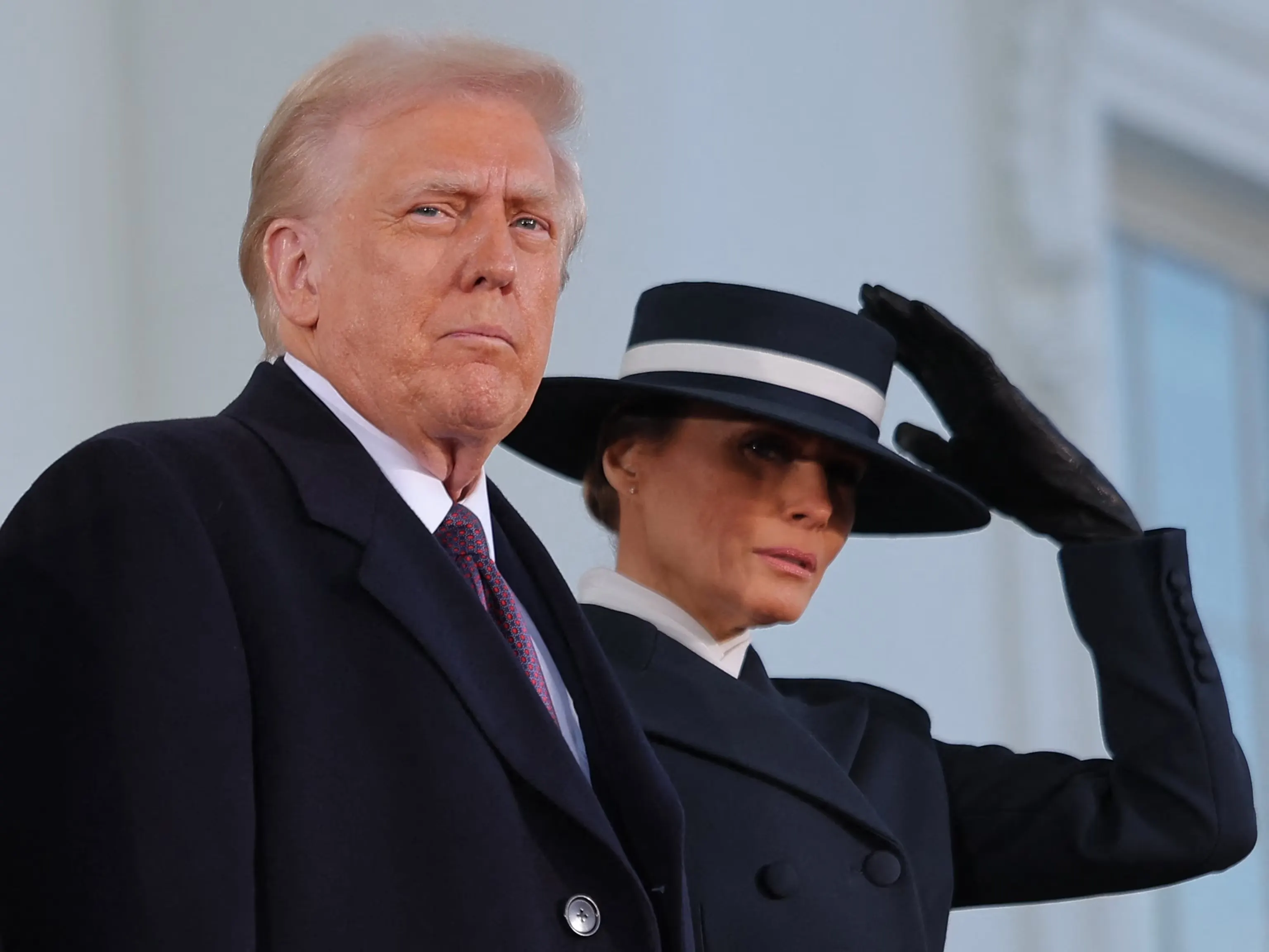 Vest màu xanh navy Melania Trump