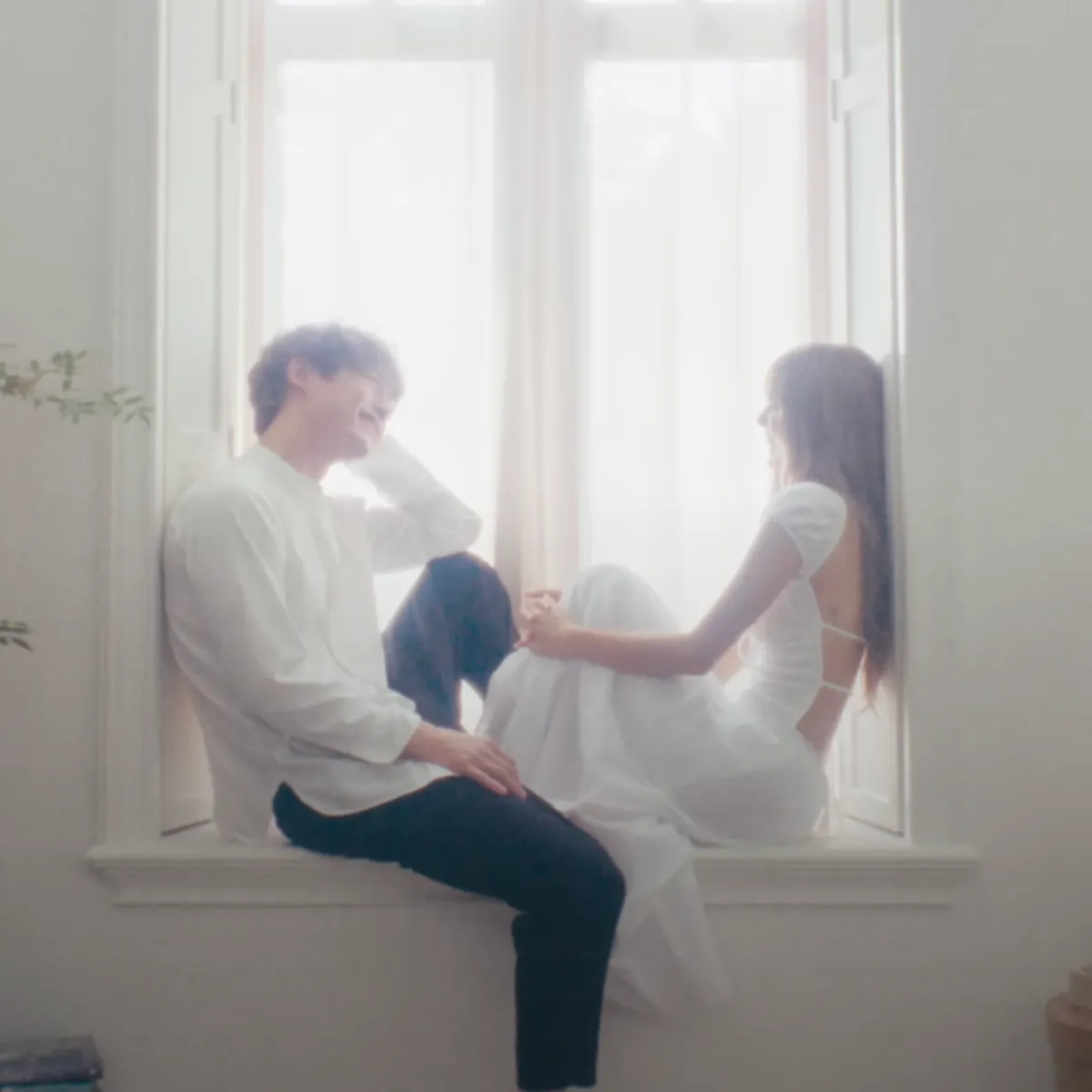 ELLE-LISA-DREAM-MV-THOI-TRANG00005