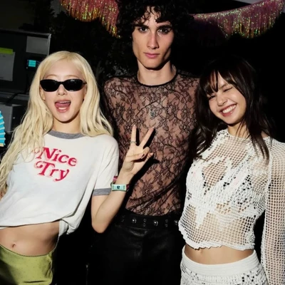 elle-thumb-vuong-sao-chau-a-tai-coachella-2026