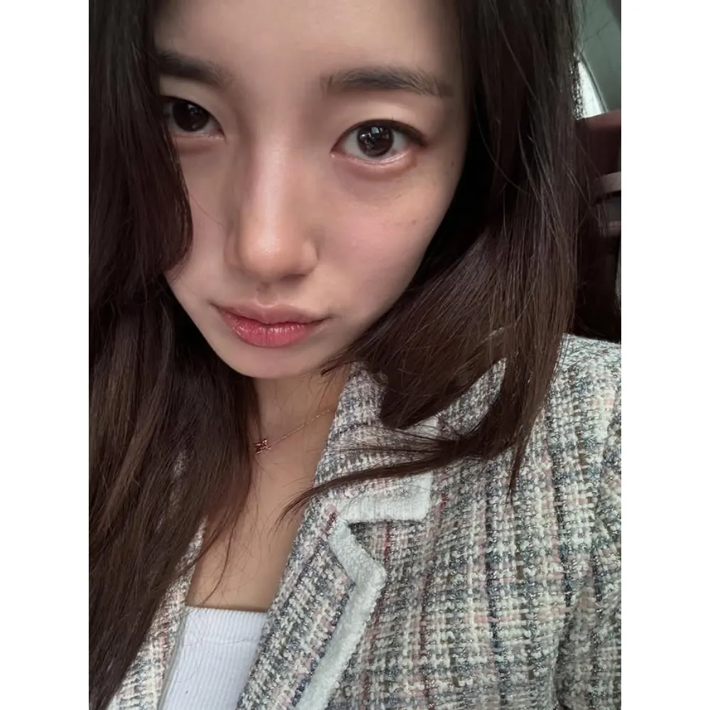 Suzy sau khi hoàn thiện lớp trang điểm như kiểu ghost lash trong phim mới