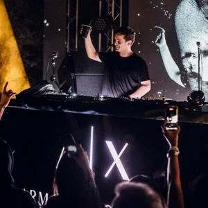 martin garrix - elle vietnam feature 1