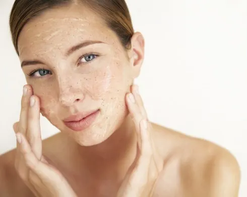 [365 beauty tips] 7 cách thu nhỏ lỗ chân lông trên da ELLE VN