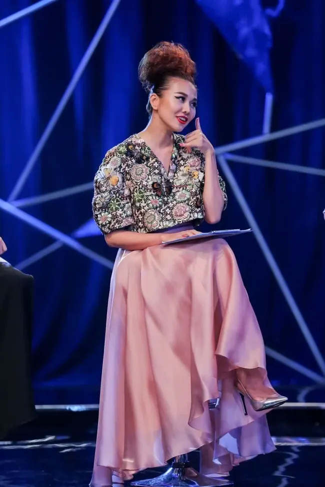 Thanh Hang làm host lại VNTM