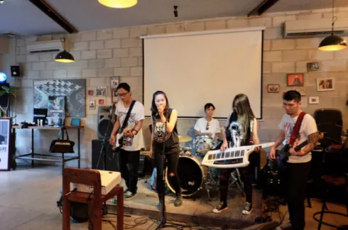 Rock hết mình cùng cơn sốt Zadig Voltaire