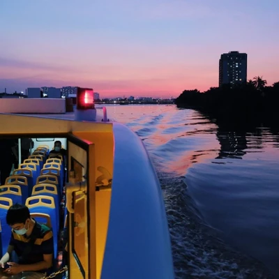 sài gòn chuyến buýt đường thủy buổi tối
