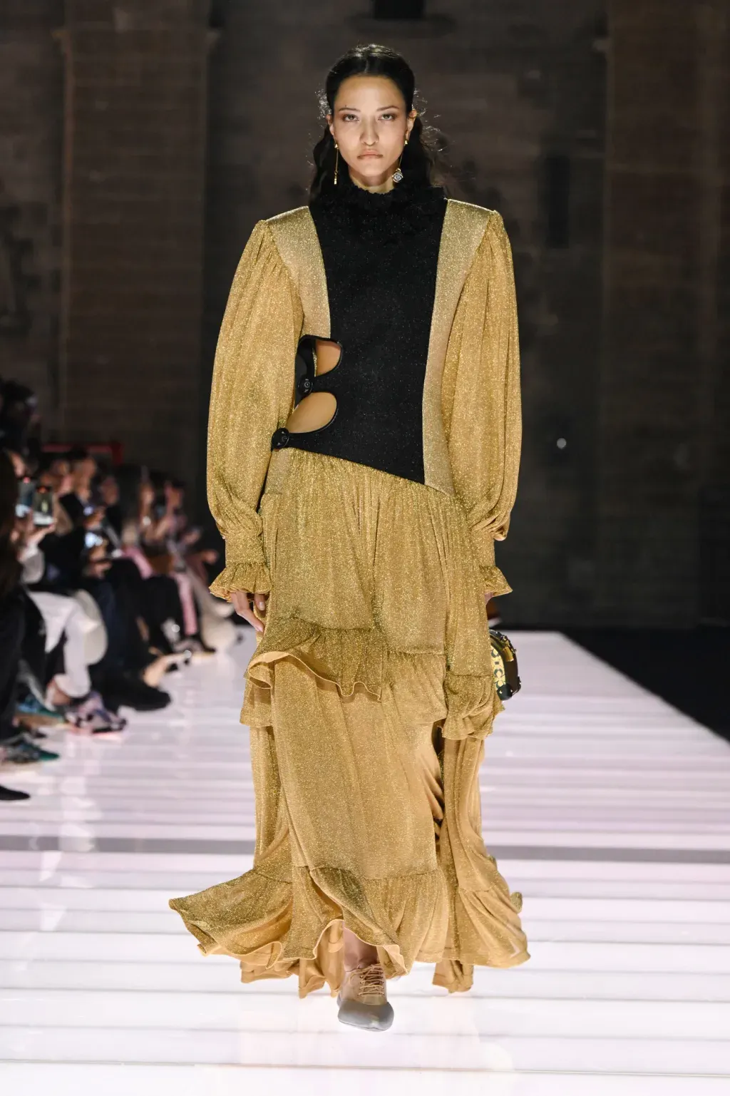 đầm maxi louis vuitton cruise 2026