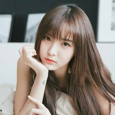 Sở hữu suối tóc bồng bềnh với bí quyết chọn dầu dưỡng tóc phù hợp