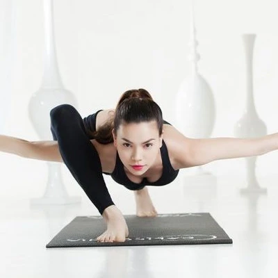 Tham gia thử thách Yoga "108 Challenge" cùng Hồ Ngọc Hà ELLE VN