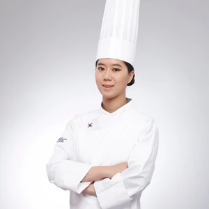 Park Hyatt Saigon chào đón Trưởng bộ phận bếp bánh Narae Kim