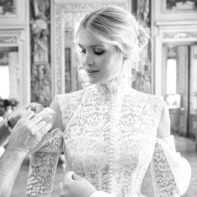 váy cưới kitty spencer ren hoa