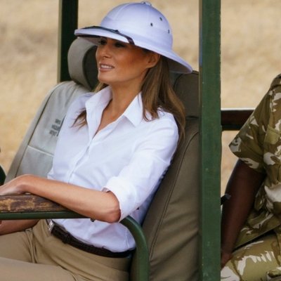 Melania Trump gây tranh cãi vì đội mũ "thực dân" 13