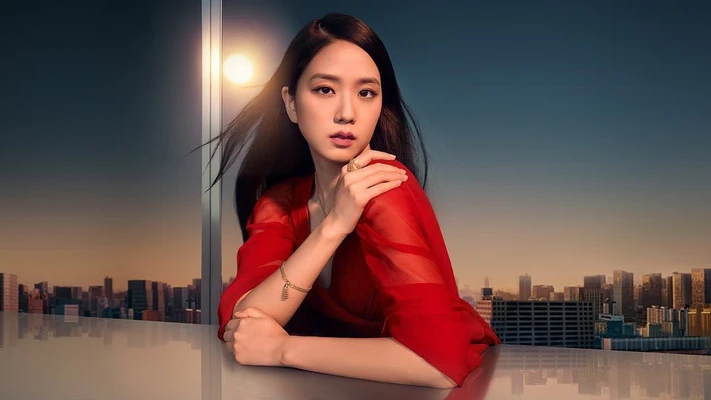 Jisoo trong sắc đỏ