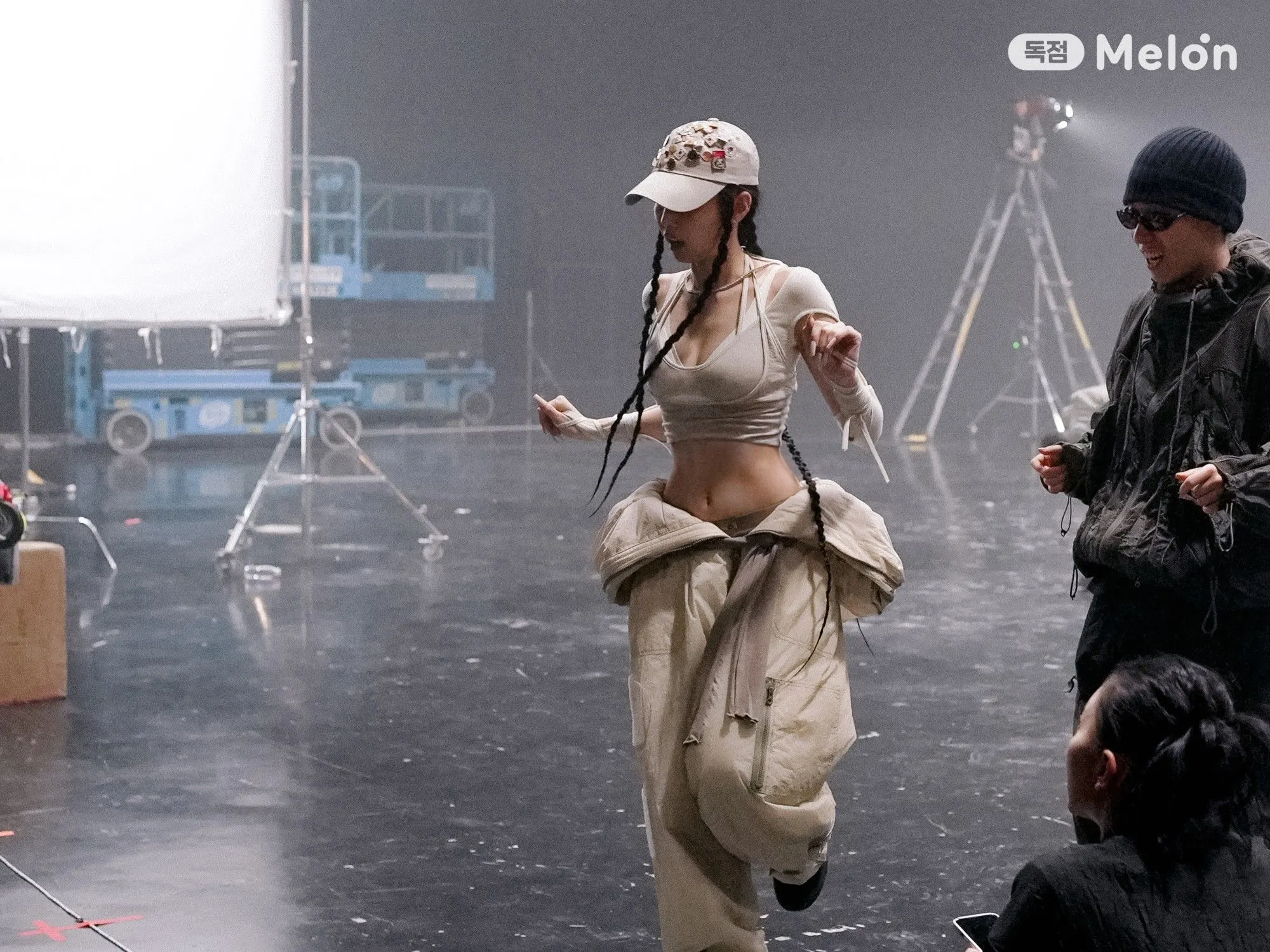 elle-like-jennie-thoi-trang-mv (4)