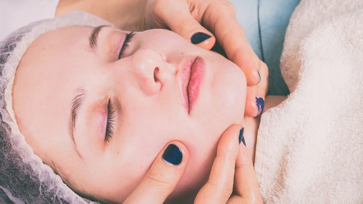 cách massage mặt tại nhà da tươi sáng