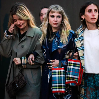 Kẻ caro cổ điển từ street style Tuần lễ thời trang London Thu - Đông 2018