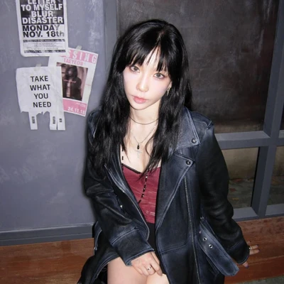 Tae Yeon với làn da trắng sáng