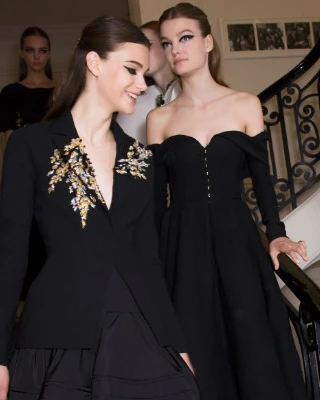 Thời trang thập niên 80 bao trùm Haute Couture Thu-Đông 2016/17