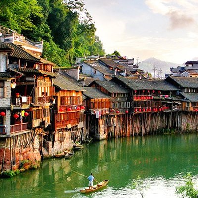phượng hoàng cổ trấn feature