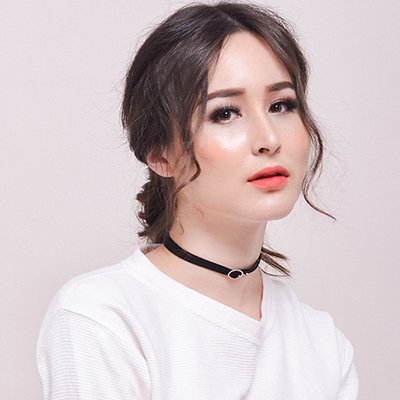 Hai cô gái trẻ và hành trình "chạm đến ước mơ"