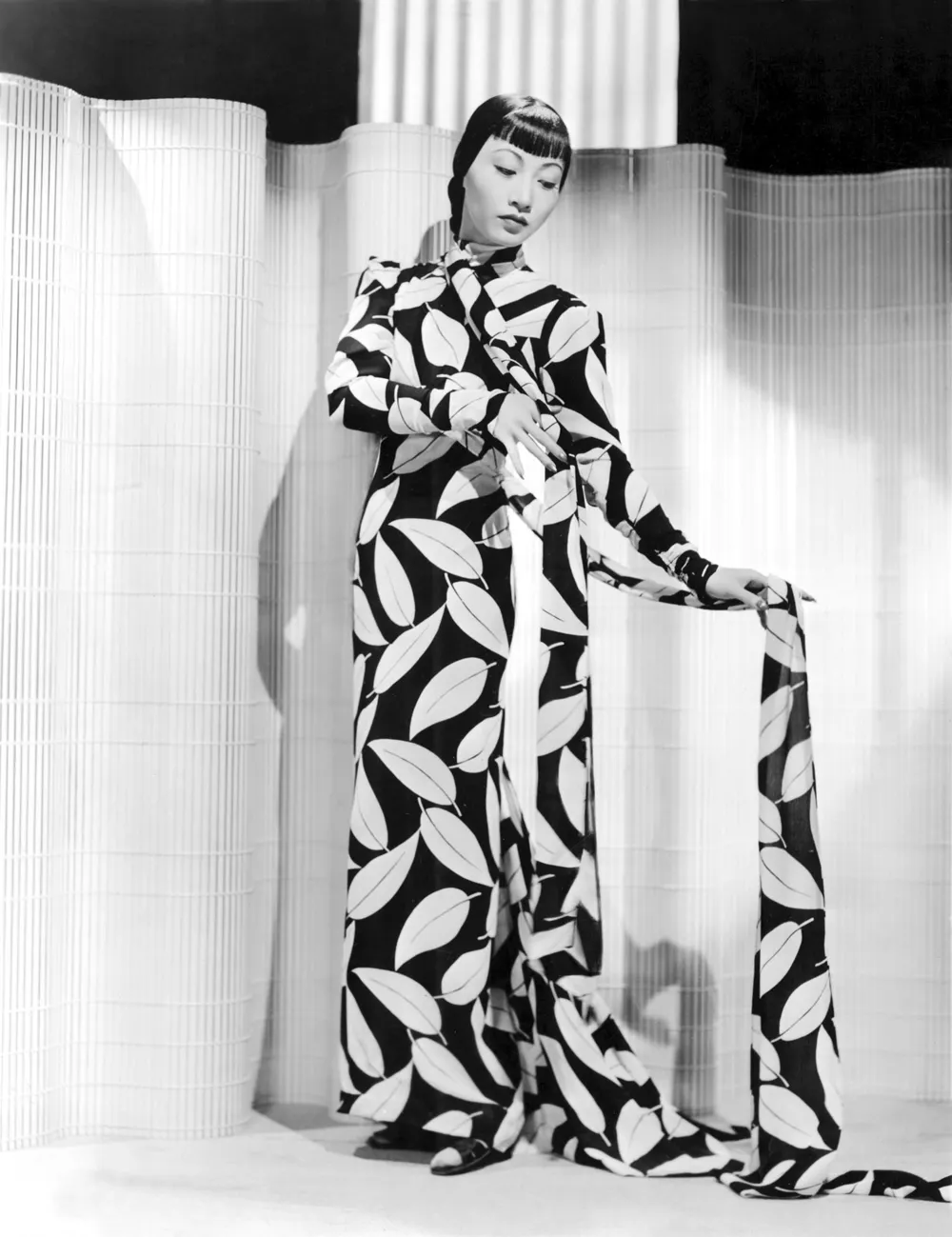 áo dài hoạ tiết Anna May Wong