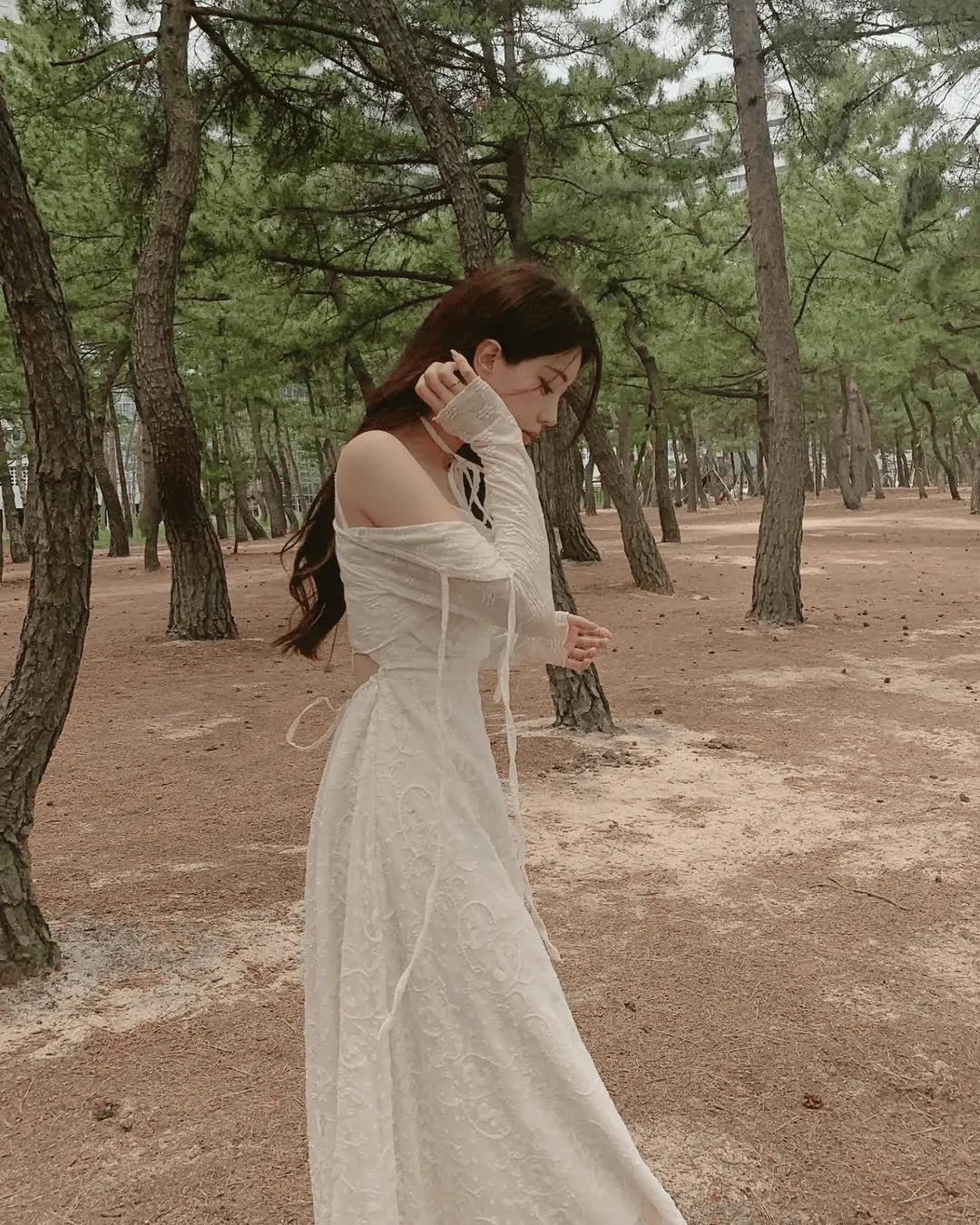 arinin_dd diện đầm trắng