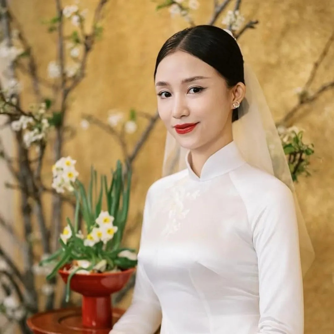 Mái tóc búi ngày dạm ngõ của Salim