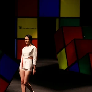 ellevn bo suu tap nguyen hoang tu