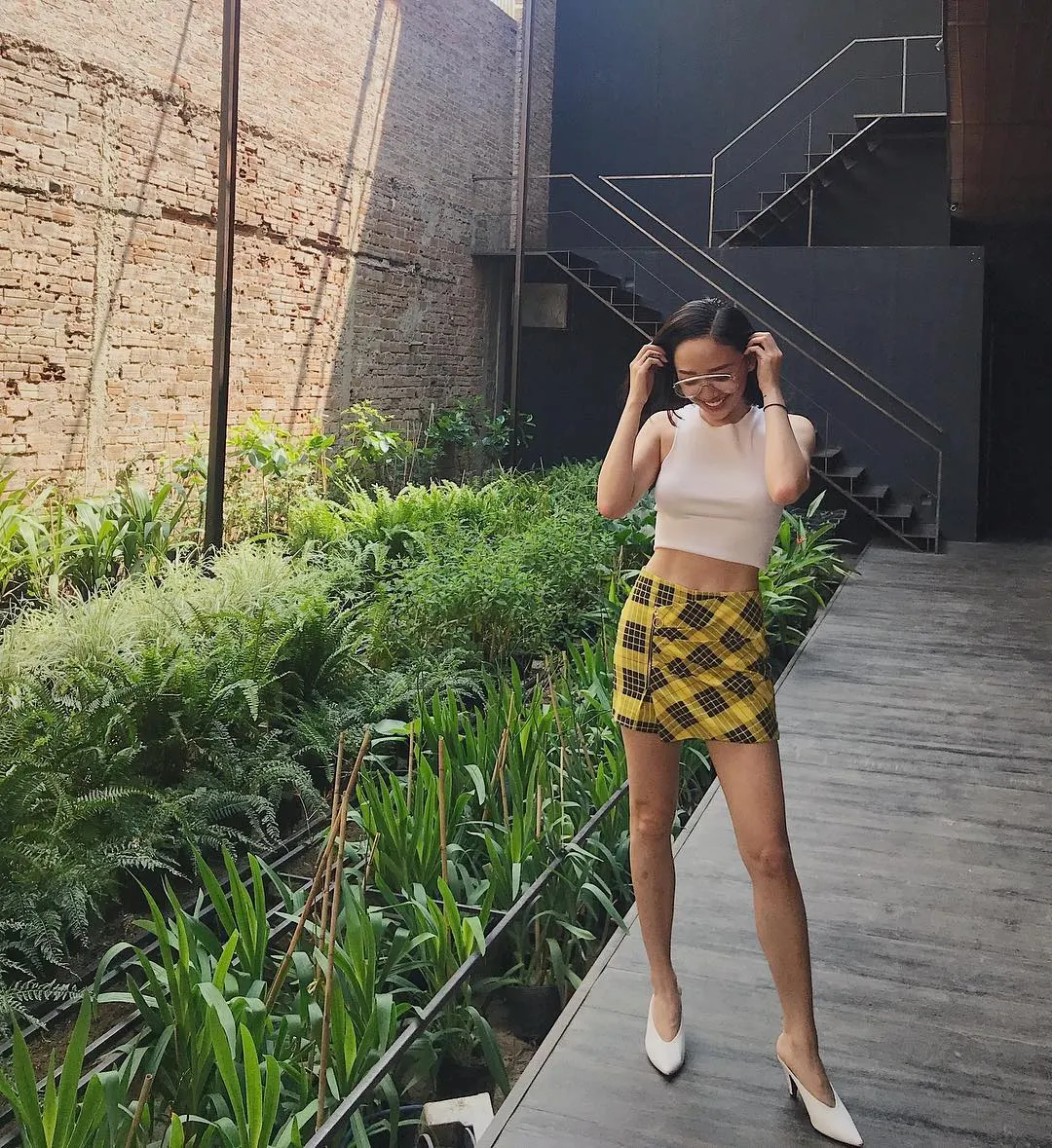 Xu hướng giày hở gót 9