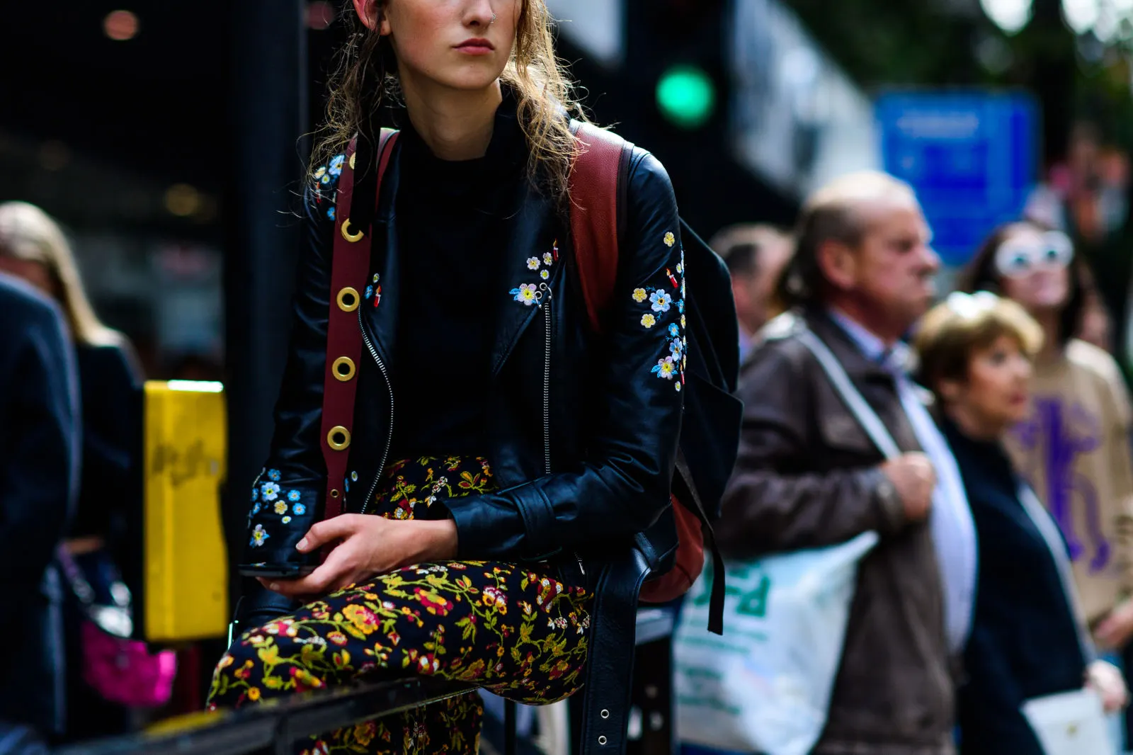 áo-khoác-da-stree-style-tuần-lễ-thời-trang-london-2017