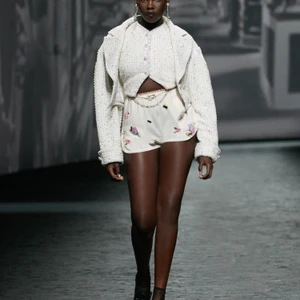 CHANEL Xuân Hè 2023 Ready to Wear look 21