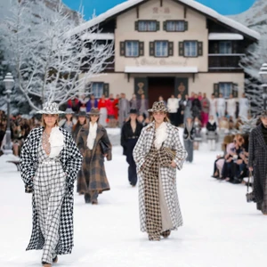 Giọng nói của Karl Lagerfeld vang lên trong buổi trình diễn Chanel Thu - Đông 2019