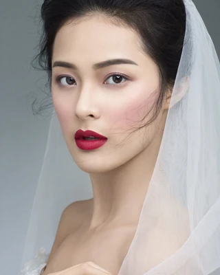 co dau xinh tuoi Ha Vi