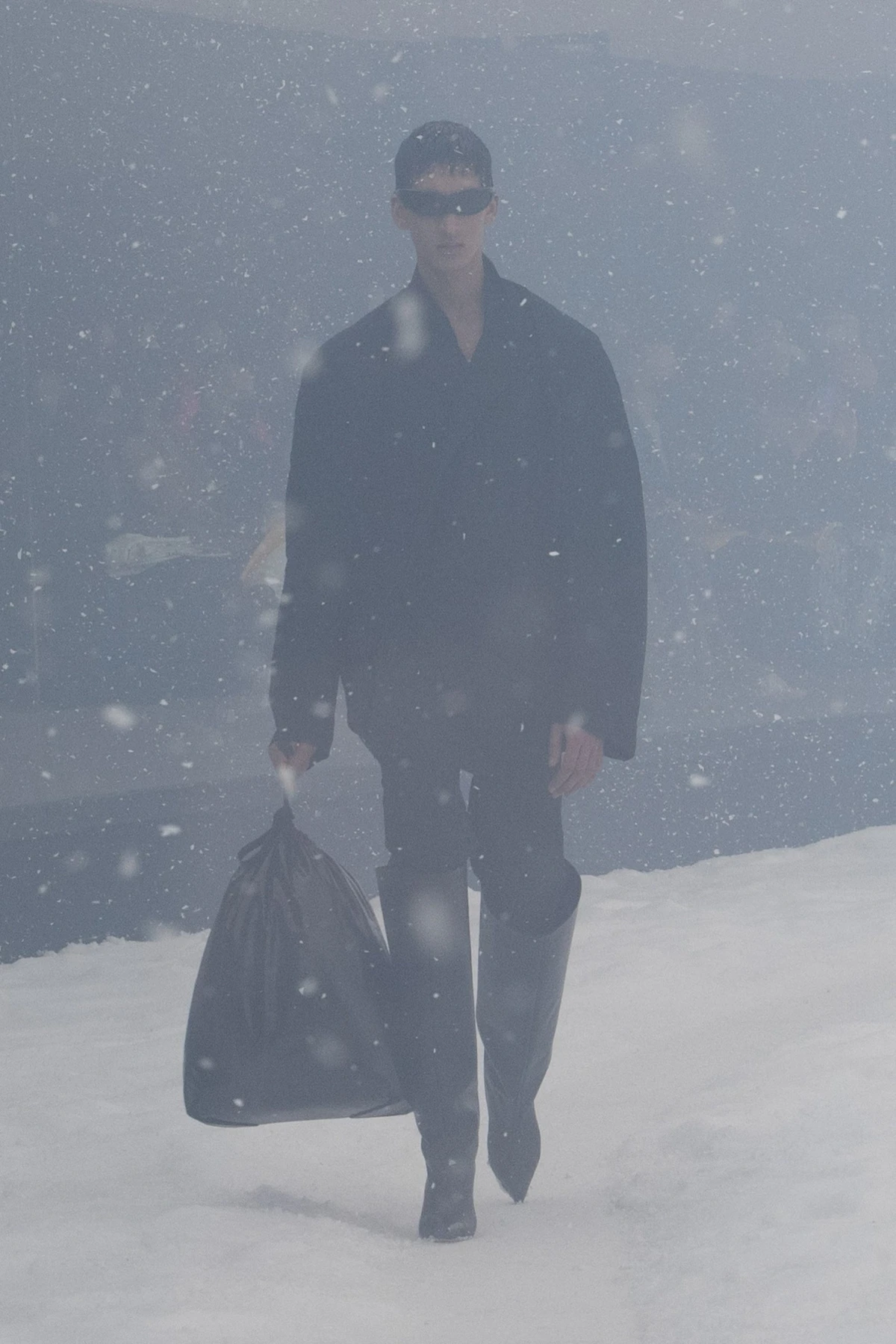 Balenciaga RTW Thu Đông 2022 look 14