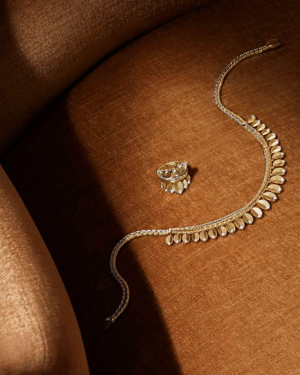 vòng cổ BST Grain de Café của Cartier