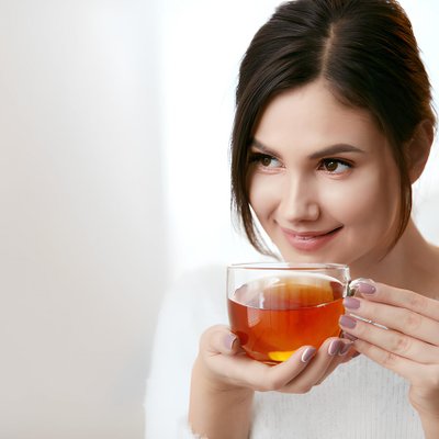 Uống trà thảo mộc hằng ngày có thể giúp bạn giảm cân.