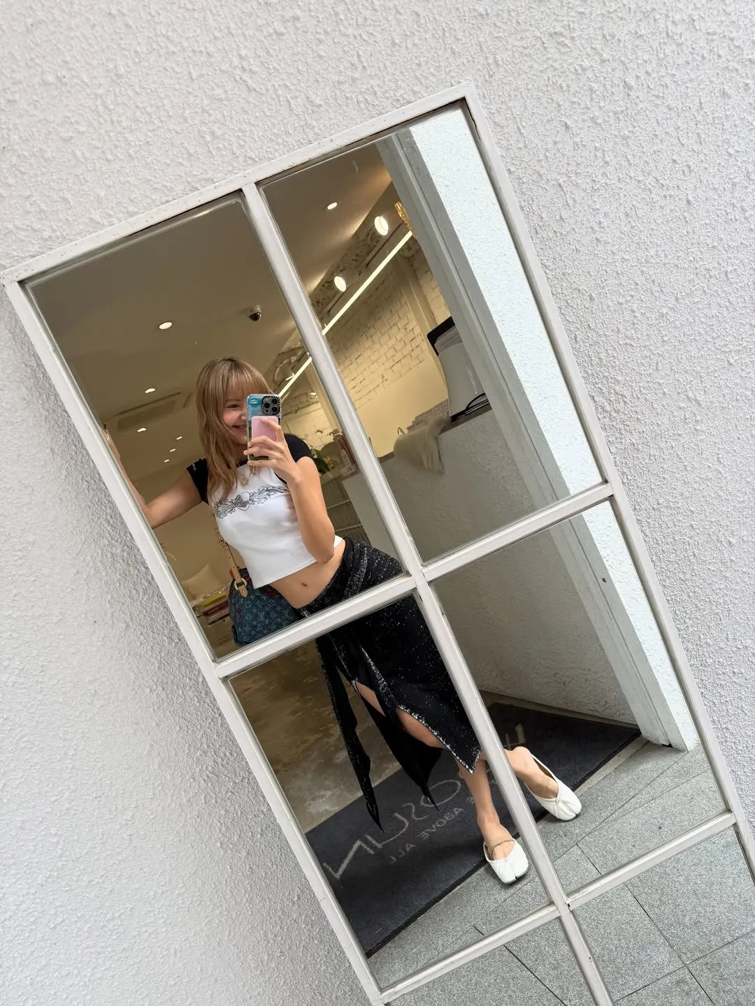 Lisa diện <mark class=