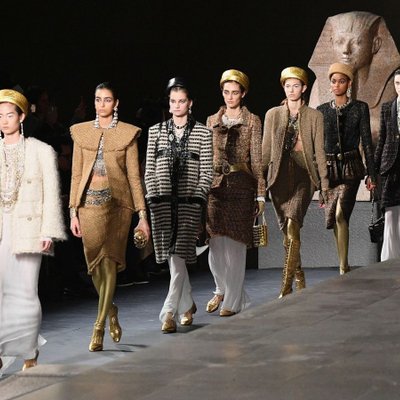 bst pre-fall 2019 của chanel