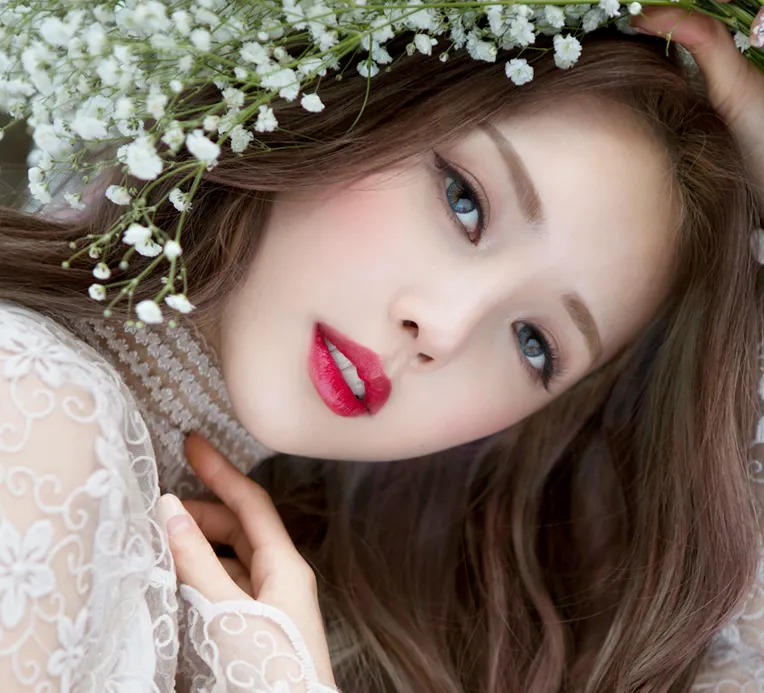 Bạn chọn phong cách trang điểm đẹp nào cho đêm Noel? ELLE VN